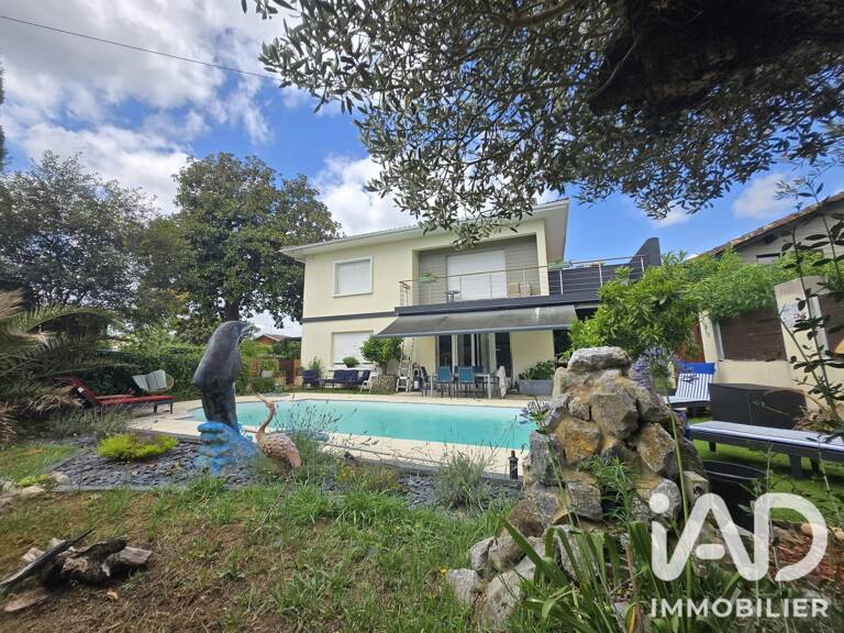 Vente Maison/villa 8 pièces — photo 1