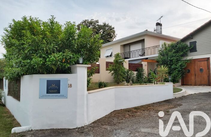 Vente Maison/villa 8 pièces — photo 2