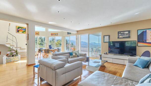 Villa / Maison 6 pièces  à vendre Roquevaire 13360