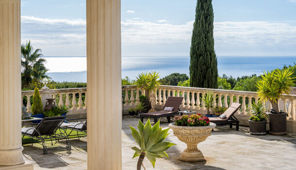 Villa / Maison 10 pièces  à vendre La Ciotat 13600