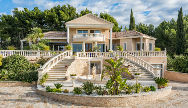 Villa / Maison 10 pièces  à vendre La Ciotat 13600