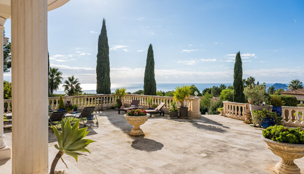 Villa / Maison 10 pièces  à vendre La Ciotat 13600