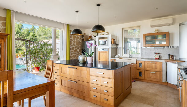 Villa / Maison 10 pièces  à vendre La Ciotat 13600