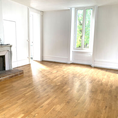 Appartement 4 pièces 760 €