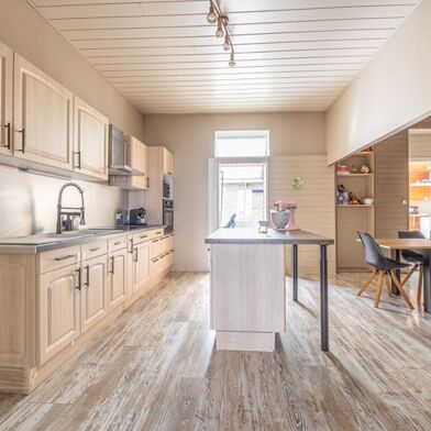 Maison 5 pièces 250275 €