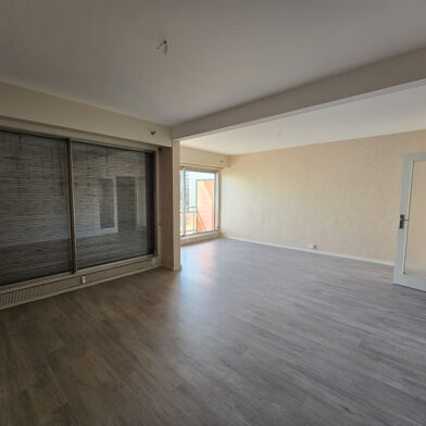 Appartement 5 pièces 1100 €