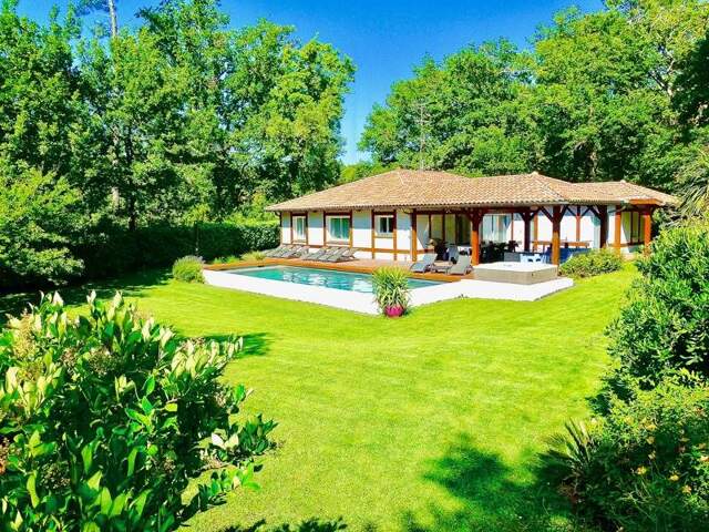 Contemporaine de 8 pièces principales — photo du bien