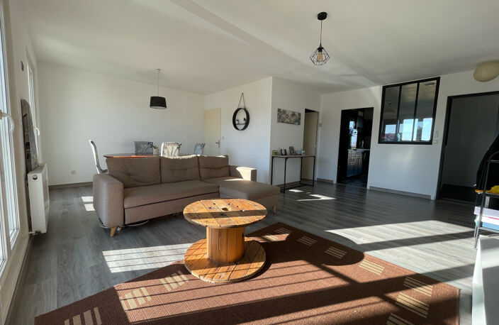 Maison 5 pièces de 123m2 avec jardin et garage - IMMOCENTER — photo 4