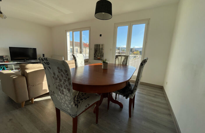 Maison 5 pièces de 123m2 avec jardin et garage - IMMOCENTER — photo 5