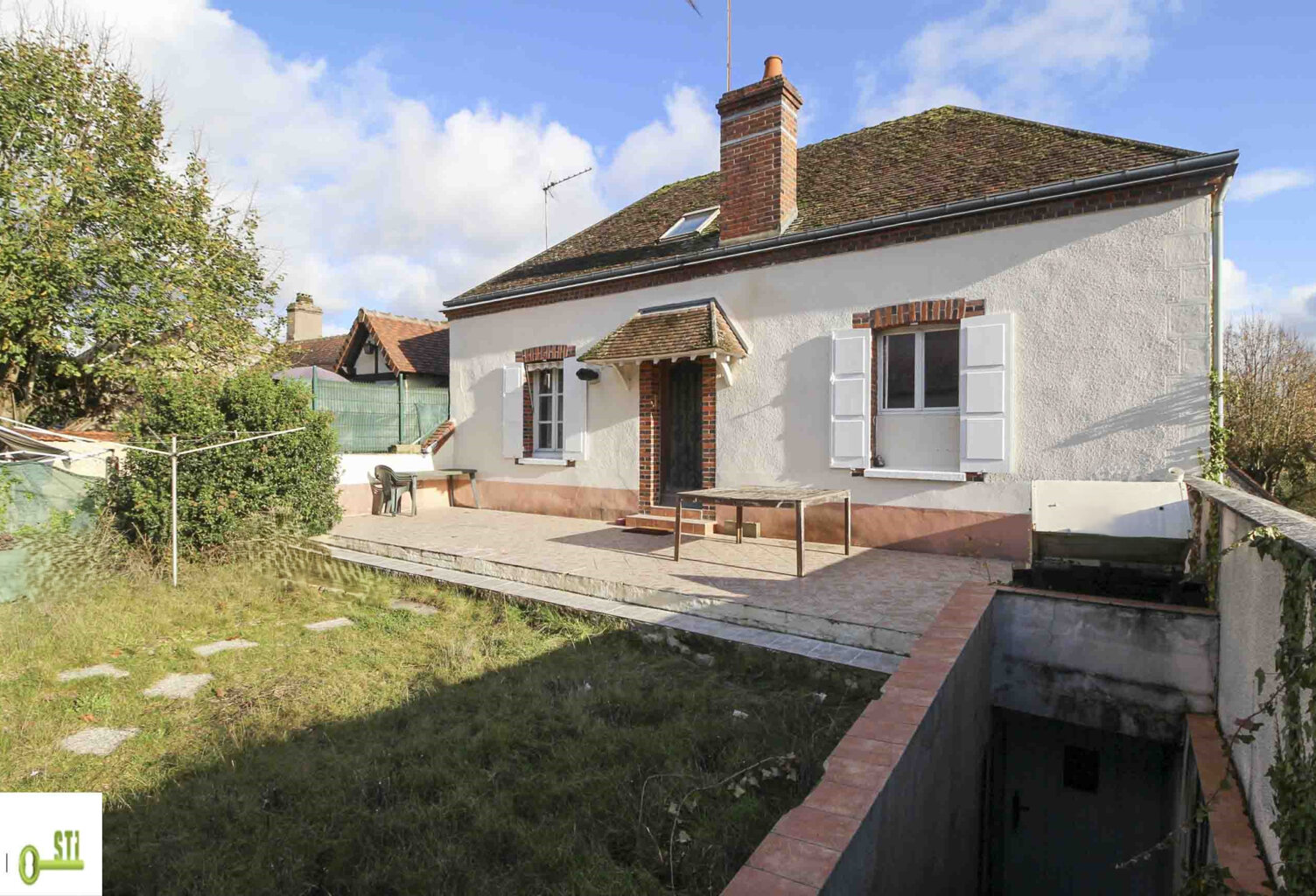 Maison de bourg avec dépendance — photo 1