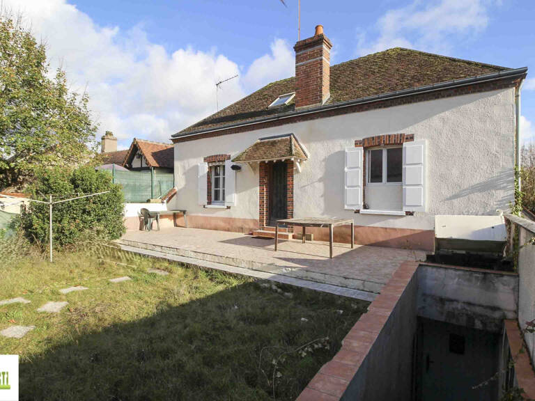 Maison de bourg avec dépendance — photo 1