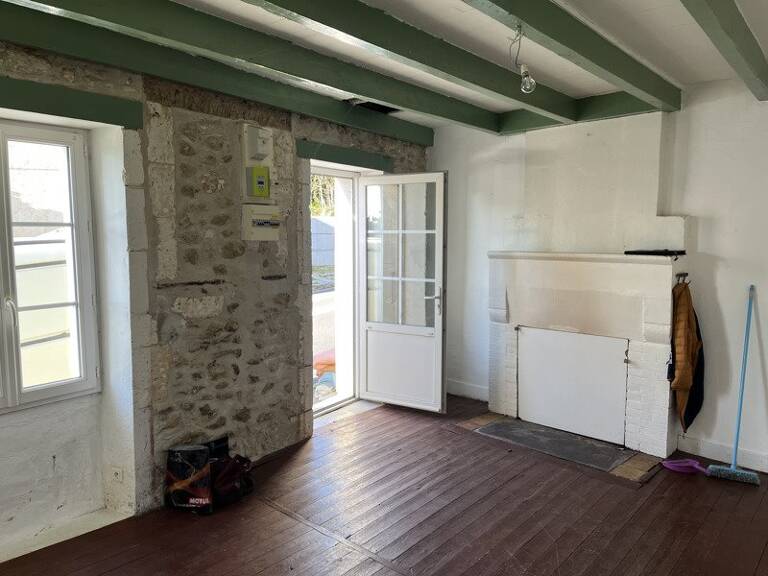 Maison en pierre de 2 pièces principales — photo 1