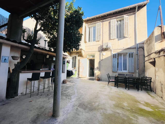 Maison T3 en duplex avec cour de 50m2 — photo du bien