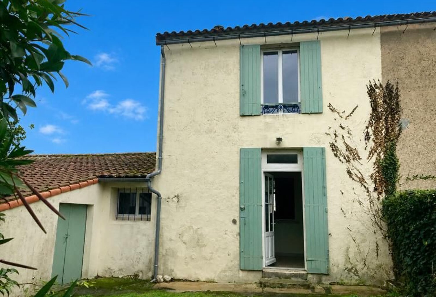 Maison en pierre de 4 pièces principales — photo 1