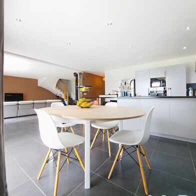 Appartement 5 pièces 378000 €