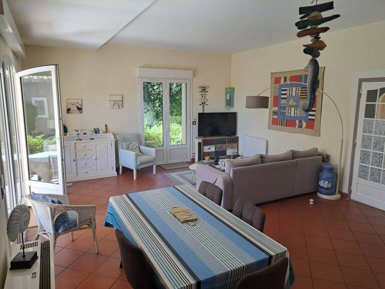 Appartement en rez-de-jardin — photo 1