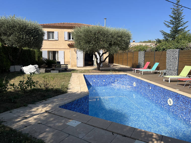 Maison de type 4 à Saint Savournin de 132.60 m2 meublée — photo 1