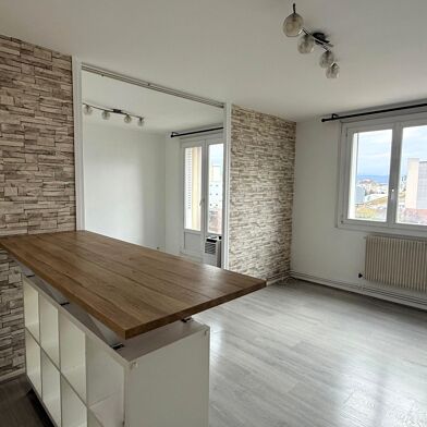Appartement 3 pièces 720 €