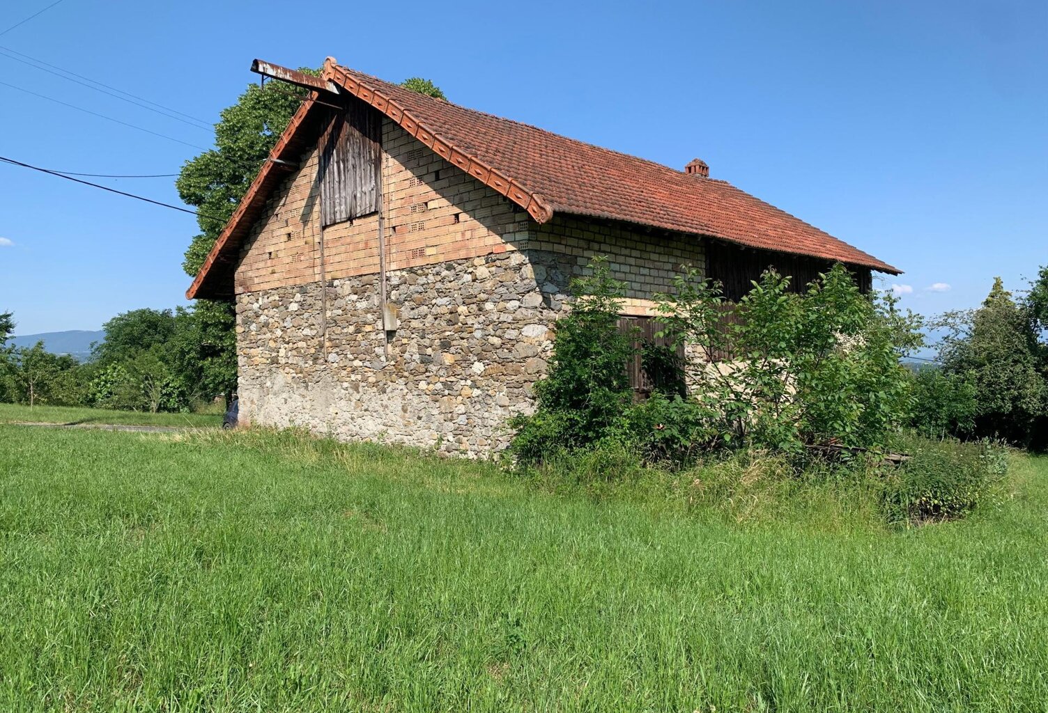 Ferme à rénover avec permis de construire accordé — photo 1