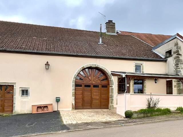 Ancienne ferme avec dépendances à vendre à — photo du bien