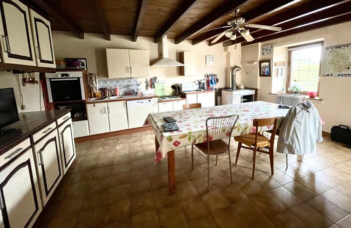 Ancienne ferme avec dépendances à vendre à — photo 4