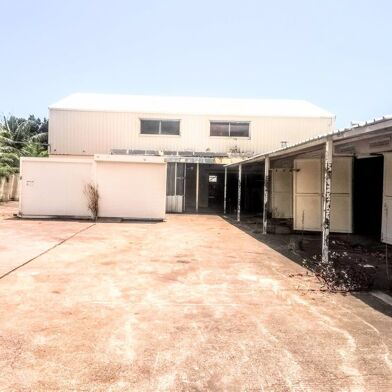 Local industriel 4 pièces 1365000 €