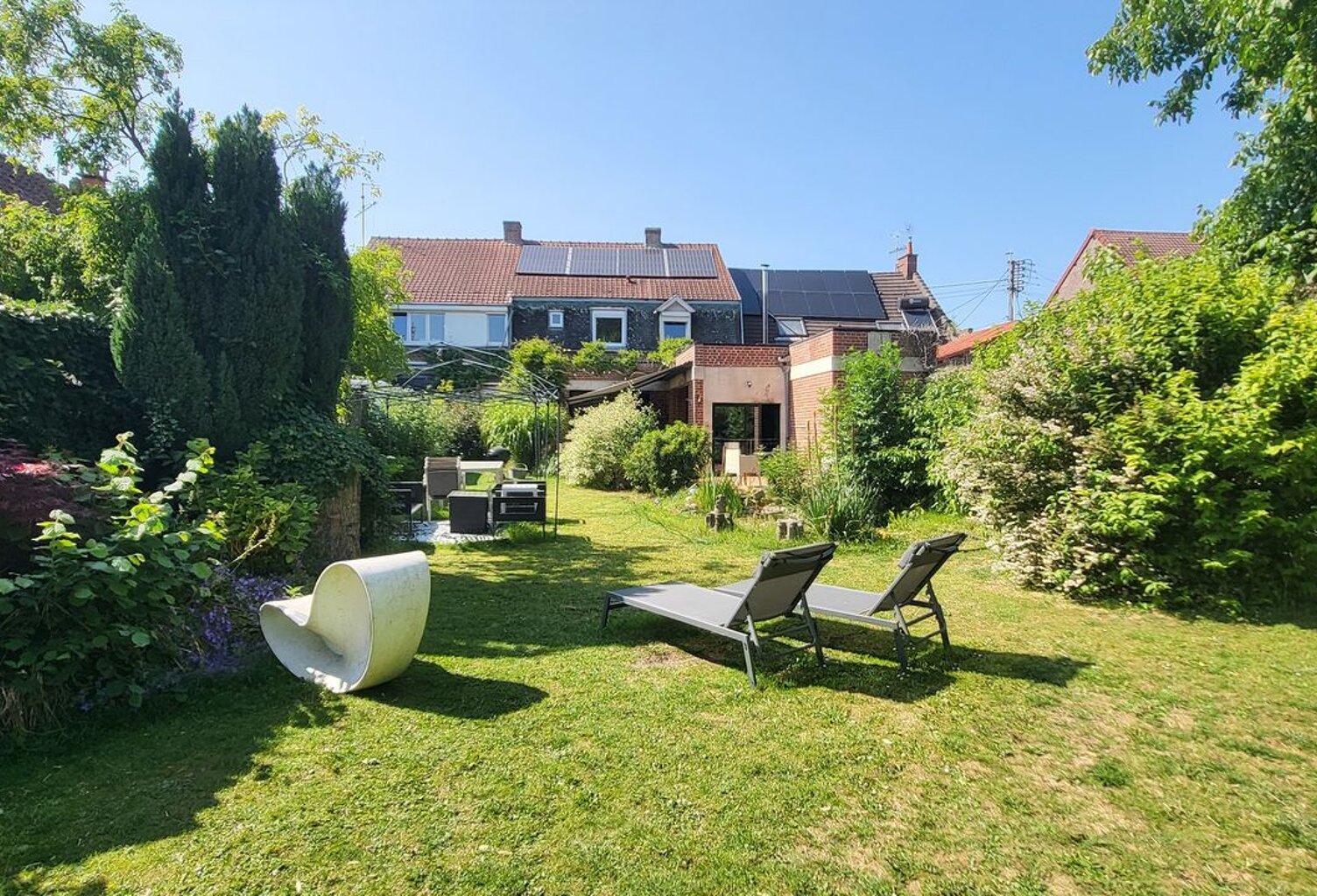 Grande maison 6CH sur 2000m² avec garage et dépendances — photo 1