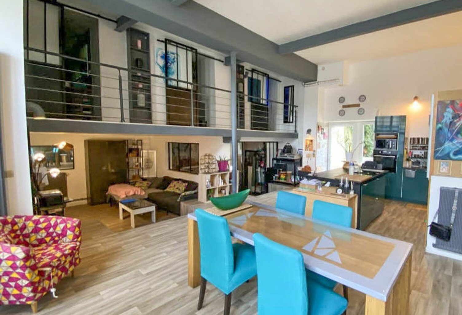 LOFT — photo 1