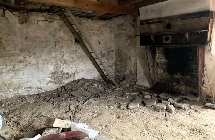 Maison à rénover avec terrain constructible. Opportunité à — photo 3