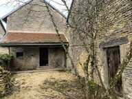 Maison à rénover avec terrain, piscine et dépendances — photo 2