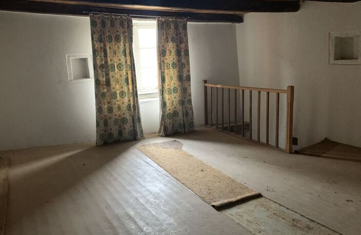 Maison à rénover avec terrain, piscine et dépendances — photo 4