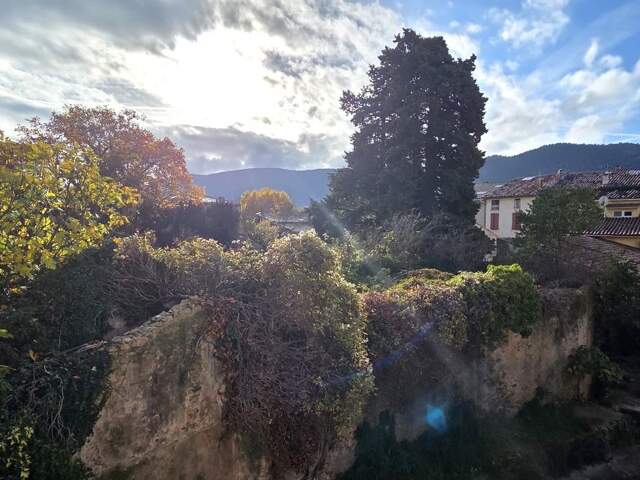 Appartement type 4 de 106 m² avec grande terrasse — photo du bien