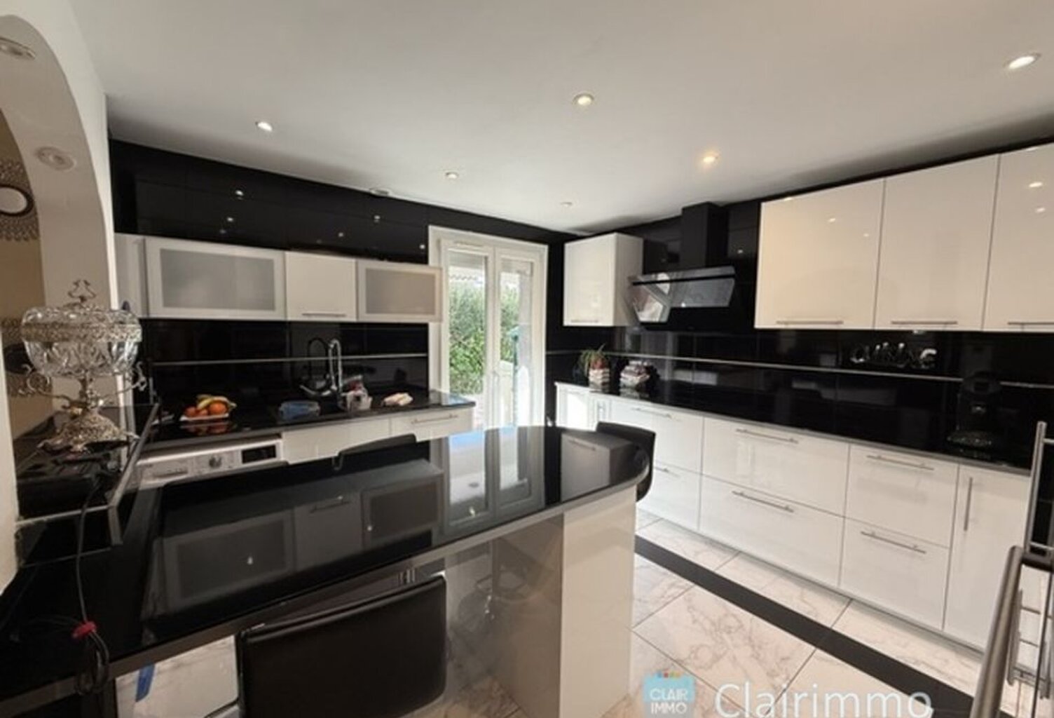 A VENDRE MAISON T5-T6 + APPARTEMENT T2 — photo 1