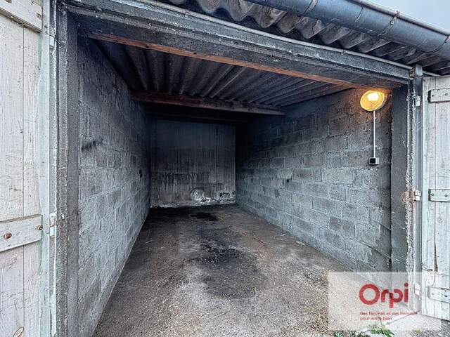 Garage / Box — photo du bien