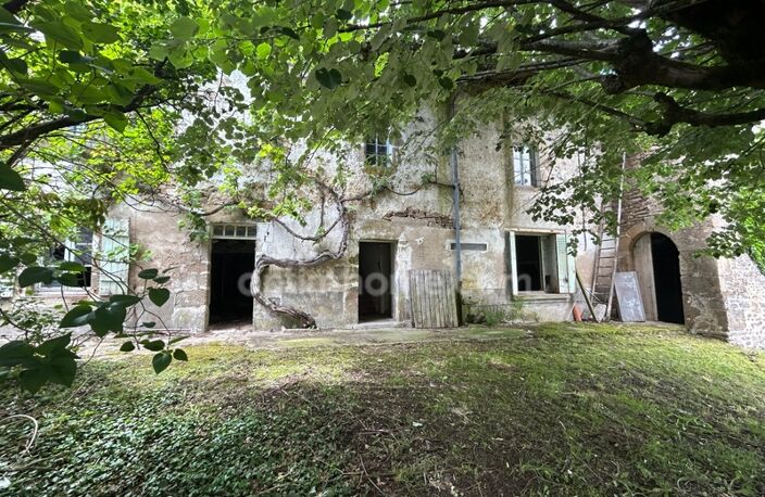 Trés belle maison en pierre à rénover avec grange et 1203 m2 de terrain — photo 3