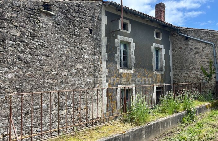 Trés belle maison en pierre à rénover avec grange et 1203 m2 de terrain — photo 5