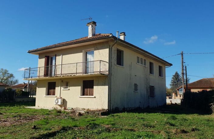 À vendre, Trie-sur-Baïse (Hautes-Pyrénées): Villa avec 6 chambres, garage/atelier et jardin de 990m². Cour avec parking, remise du jardin - à quelques minutes à pied des commerces — photo 3