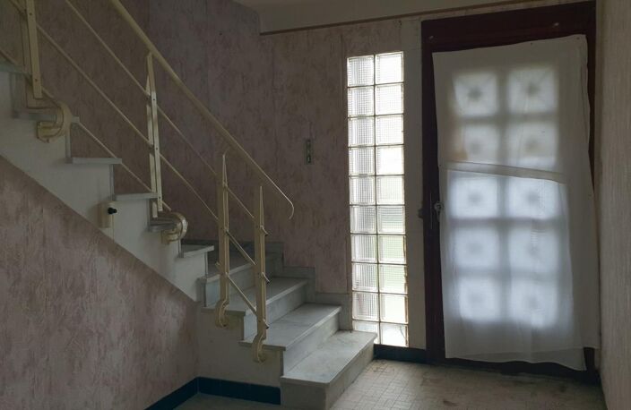 À vendre, Trie-sur-Baïse (Hautes-Pyrénées): Villa avec 6 chambres, garage/atelier et jardin de 990m². Cour avec parking, remise du jardin - à quelques minutes à pied des commerces — photo 5