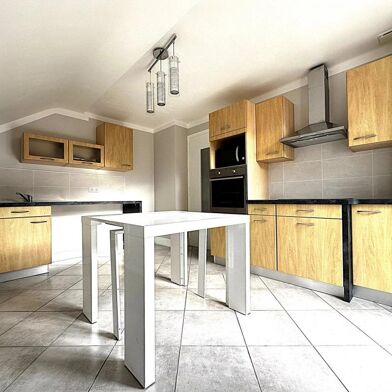 Appartement 5 pièces 183000 €