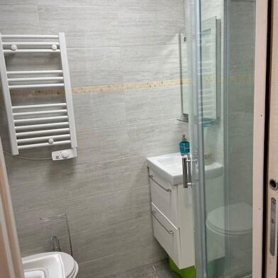 Appartement 1 pièces 910 €