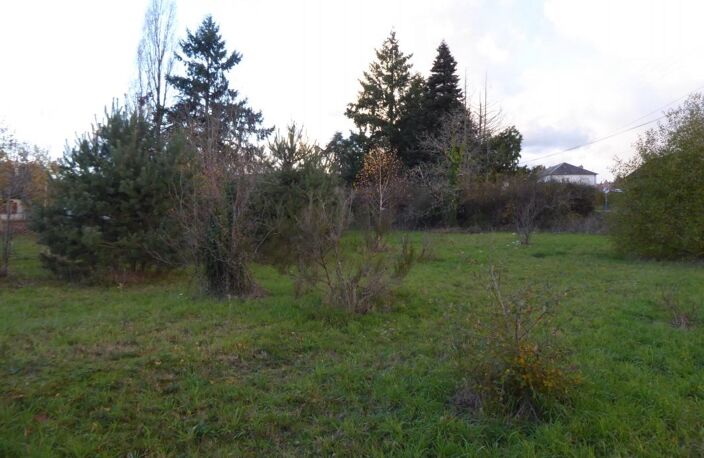 Terrain constructible de 1237 m² à Dhuizon — photo 2