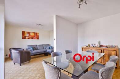 Appartement 4 pièces 240000 €