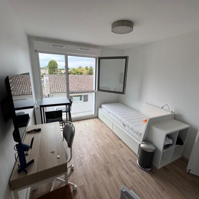 Appartement 1 pièces 700 €