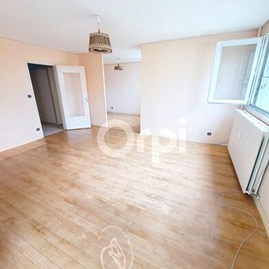 Appartement 5 pièces 220000 €