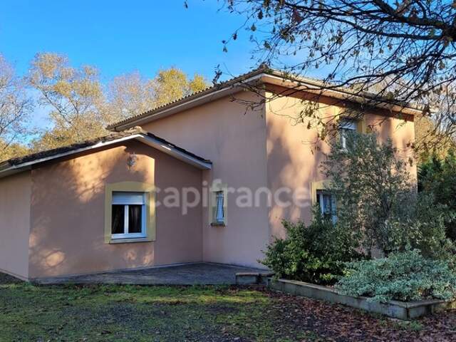 Dpt Gironde (33), A vendre belle MAISON 5 pièces de 175 m² sur terrain de 1150 m² à MARSAS (proche de Saint-André-de-Cubzac) — photo du bien