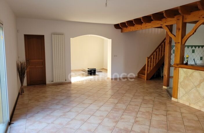 Dpt Gironde (33), A vendre belle MAISON 5 pièces de 175 m² sur terrain de 1150 m² à MARSAS (proche de Saint-André-de-Cubzac) — photo 2