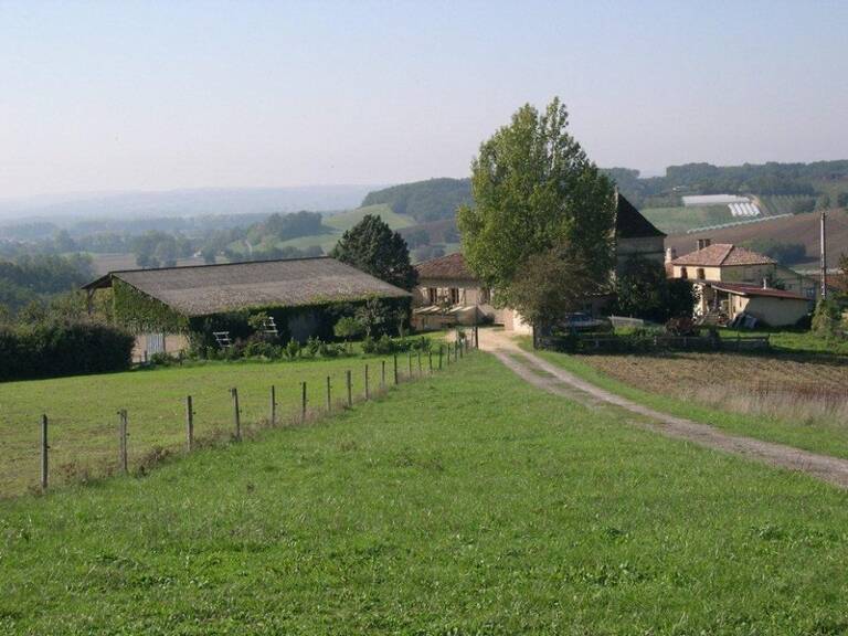 Hameau Authentique T15 à vendre, avec Maison et 6 logements indépendants et une vue panoramique-Saint-Vincent-Lespinasse (82) — photo 1
