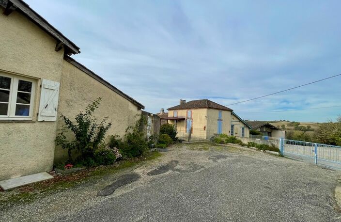 Hameau Authentique T15 à vendre, avec Maison et 6 logements indépendants et une vue panoramique-Saint-Vincent-Lespinasse (82) — photo 5