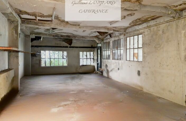 OYONNAX (01) - À vendre maison T5 de 155 m2 + Atelier professionnel de 423 m2 - 1220 m2 de terrain — photo 2