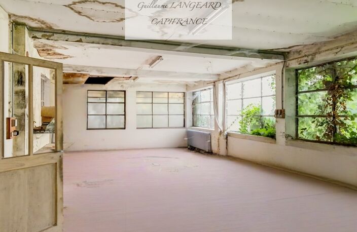 OYONNAX (01) - À vendre maison T5 de 155 m2 + Atelier professionnel de 423 m2 - 1220 m2 de terrain — photo 3